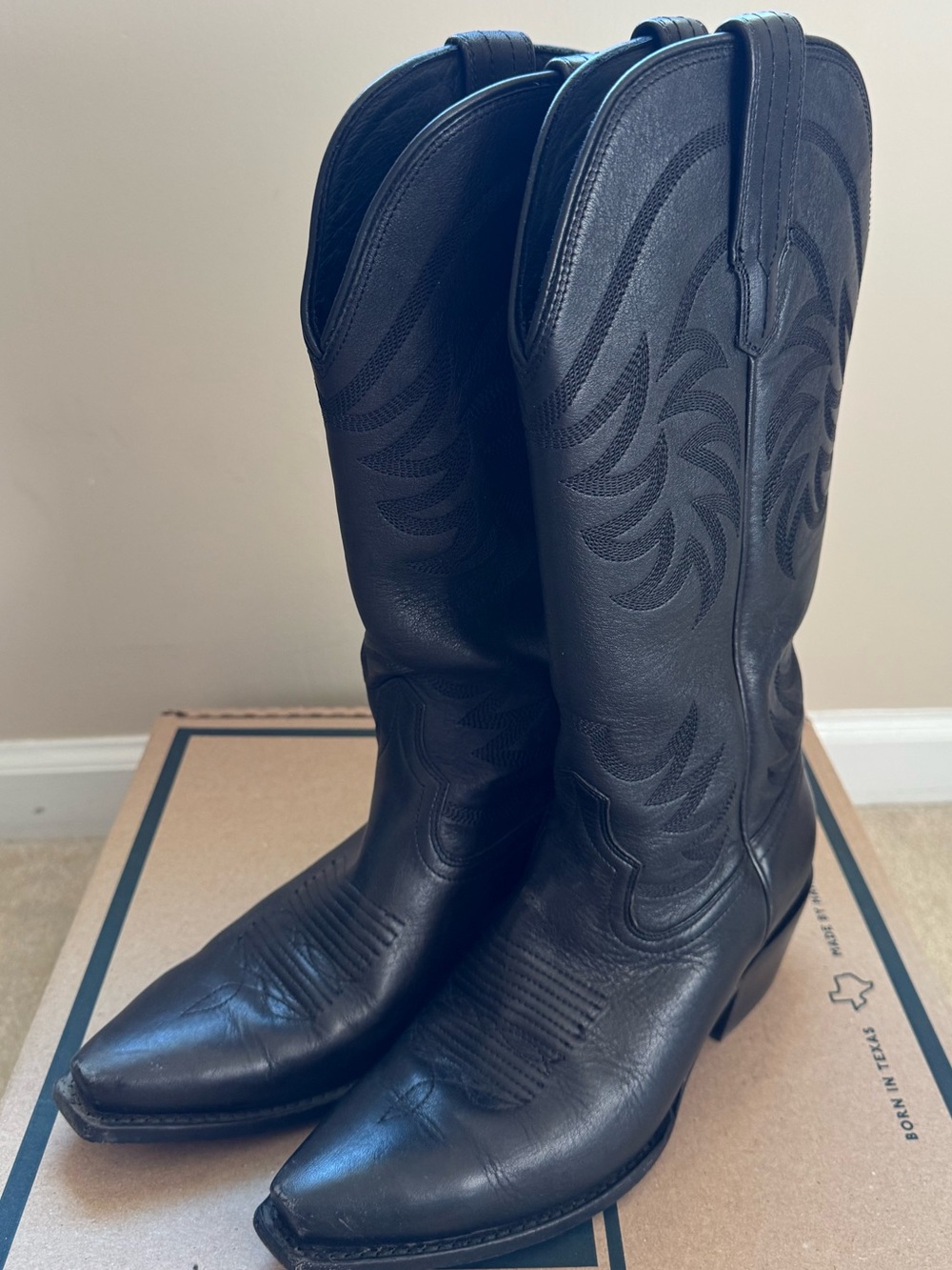 Tecovas Annie Black Western Cowboy Boots with Embroidered Stitching - Picture 3 of 5